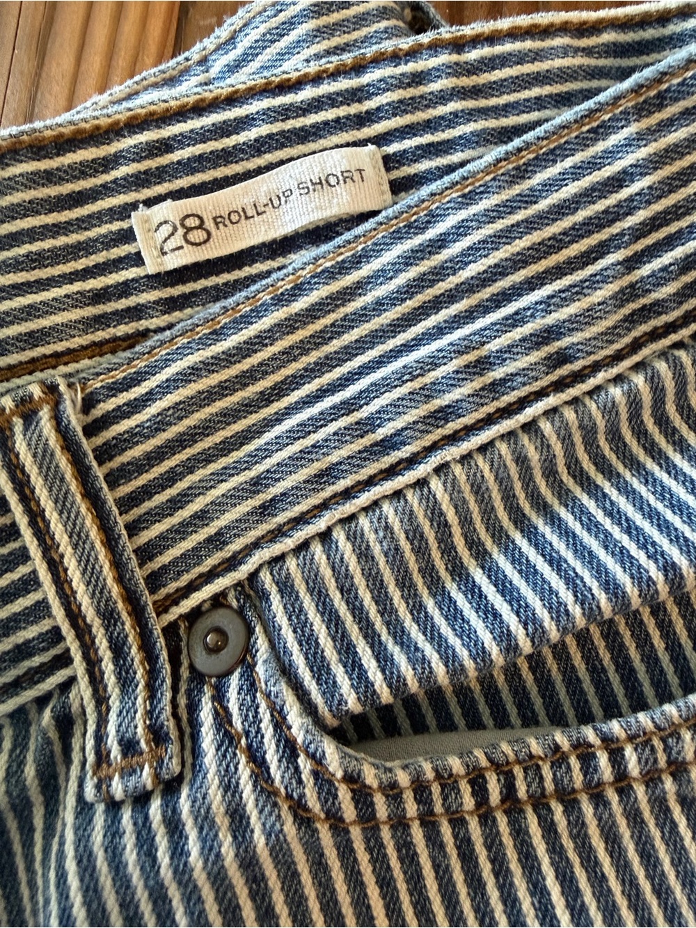 Banana Republic Women’s Shorts - Picture 4 of 6